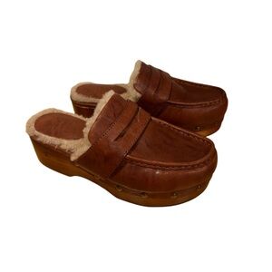 Frye Melody Shearling Leather Clogs – Oyster Leather Spice, Size 6M NWT